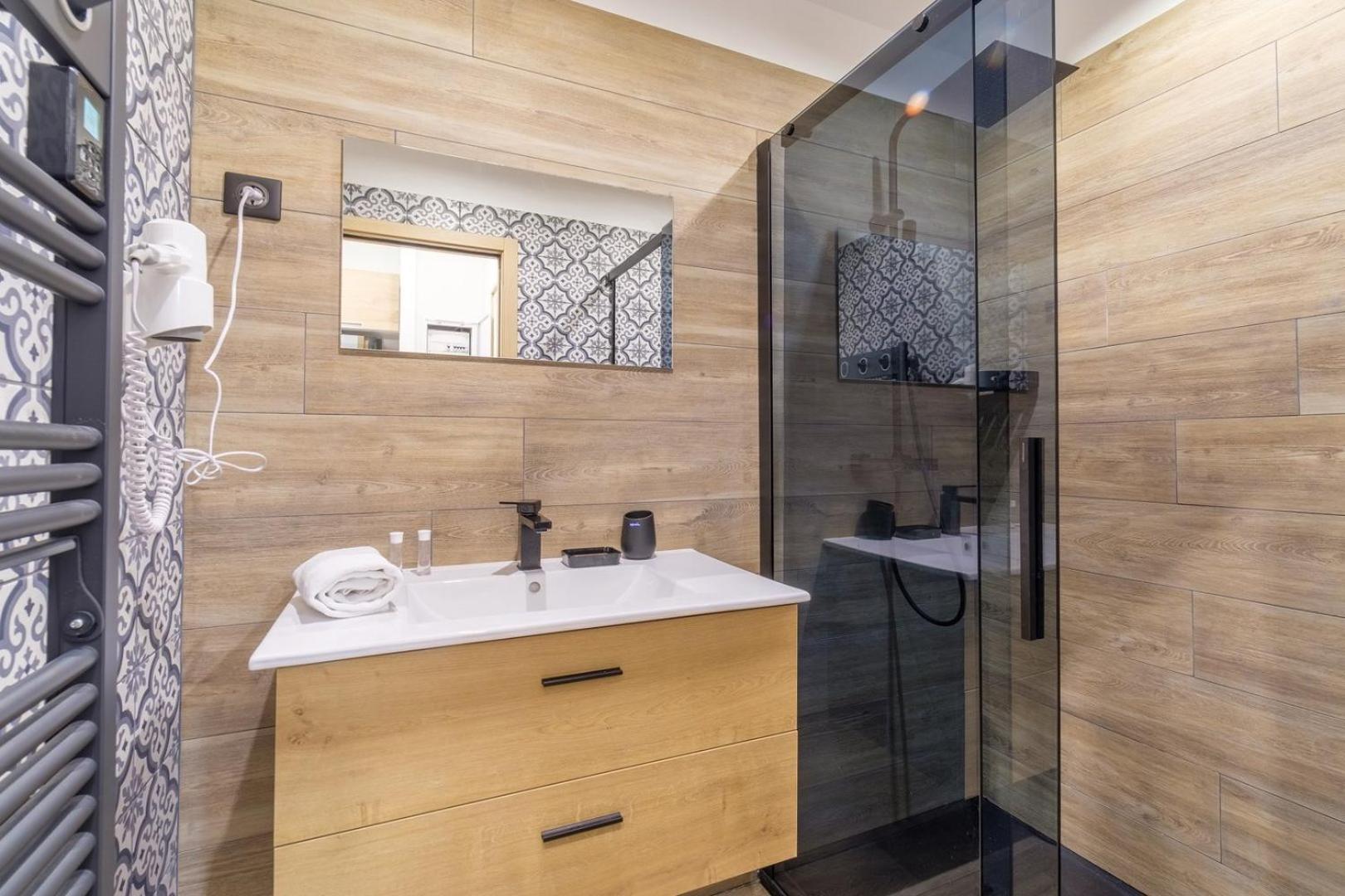 Magnifique Cocon Au Coeur D'Antibes - 3G Apartment Luaran gambar